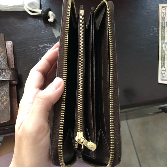 Lv zippy wallet‼️one day sale‼️ - Picture 3 of 8
